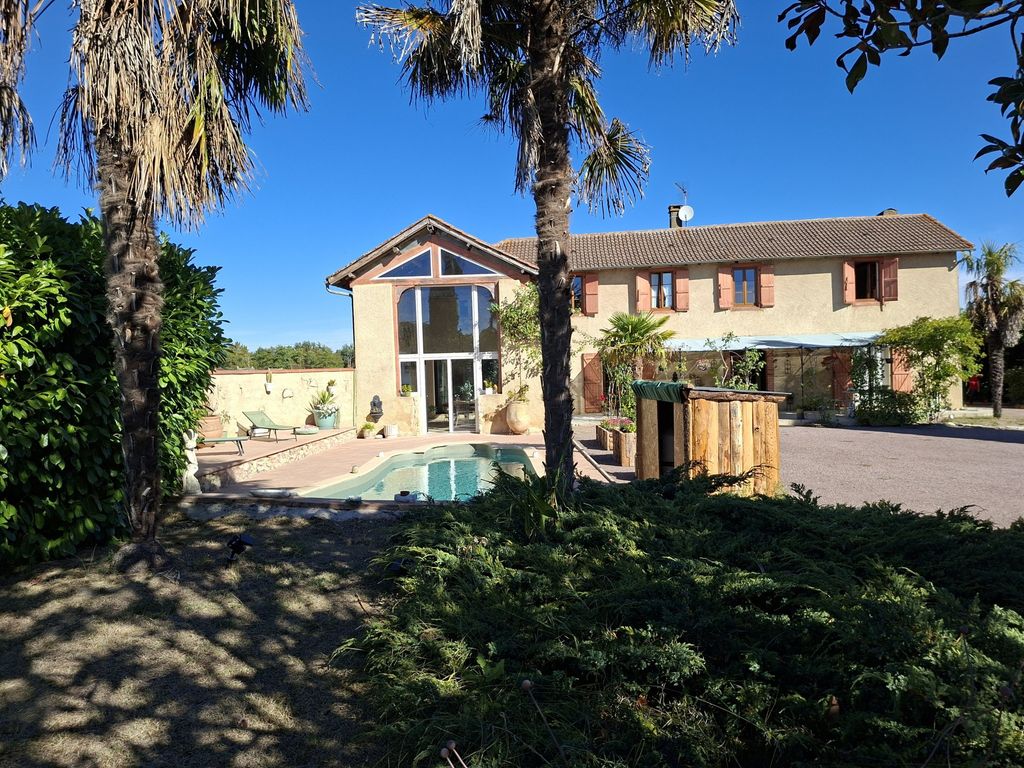 Property photo 1 of 31 Superb Property, Tastefully Renovated