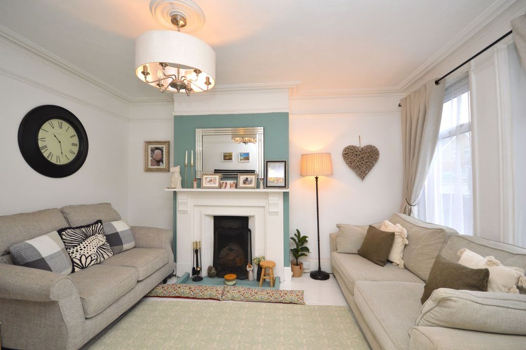 Property photo 2 of 16