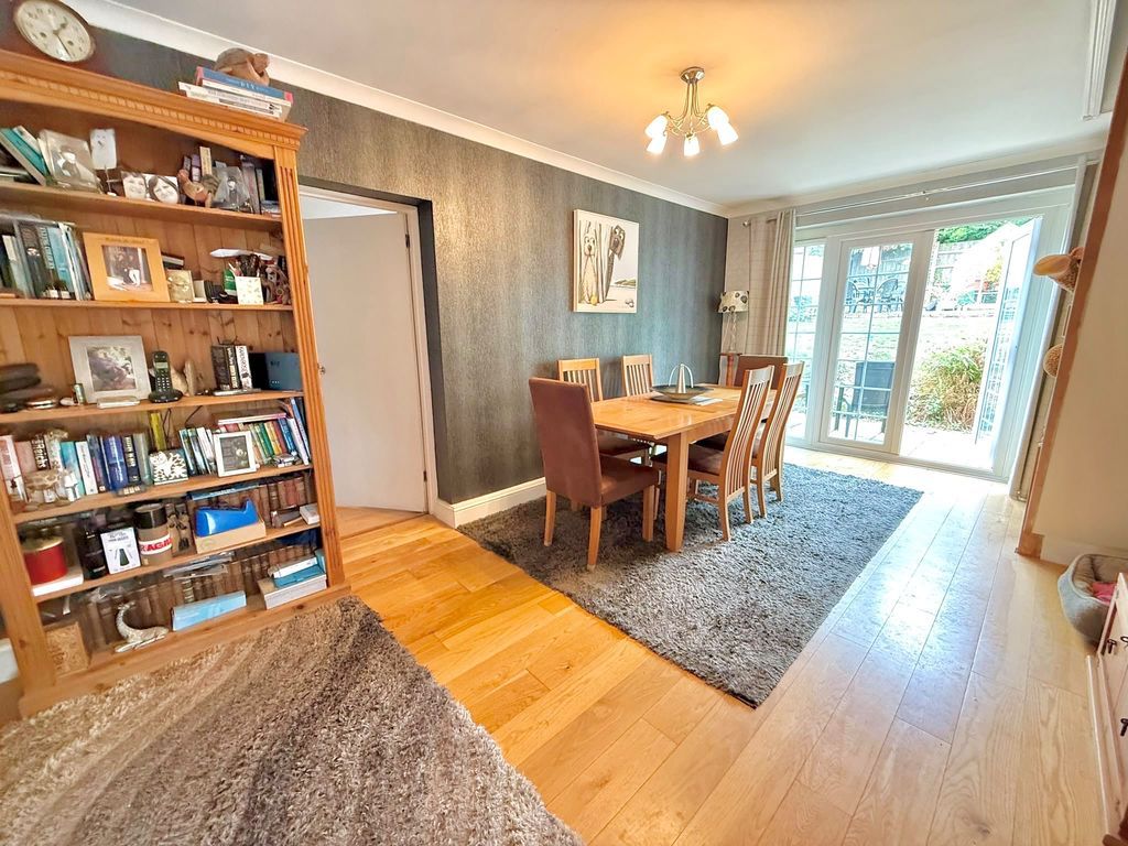 Property photo 3 of 25 Dining Area
