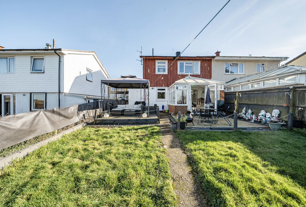 Property photo 3 of 11 1421969-12-69A5A3...