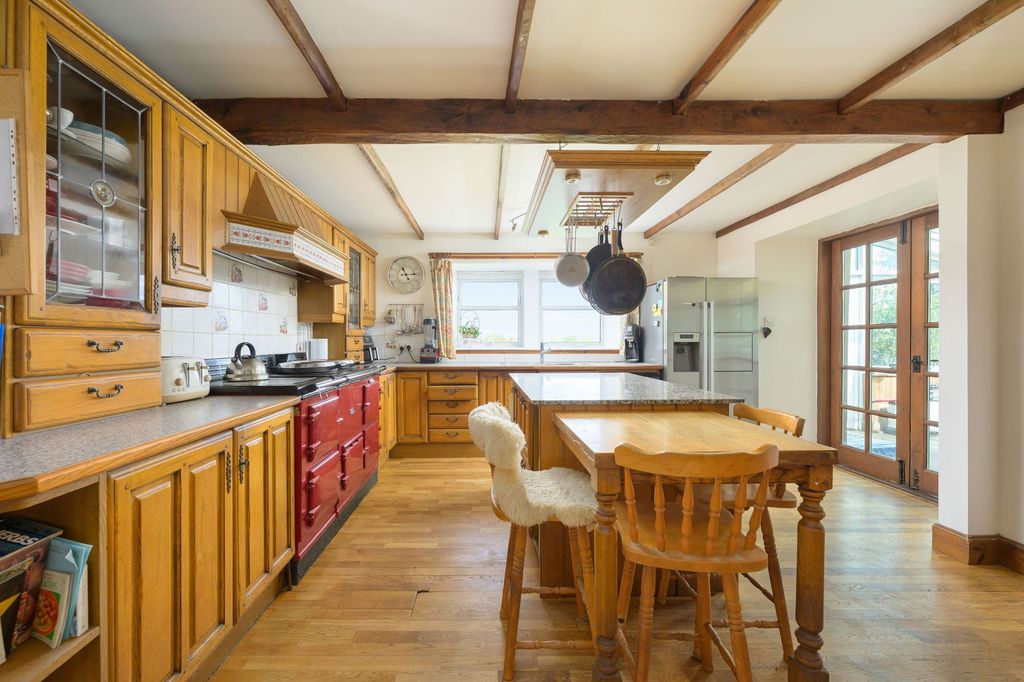 Property photo 3 of 47