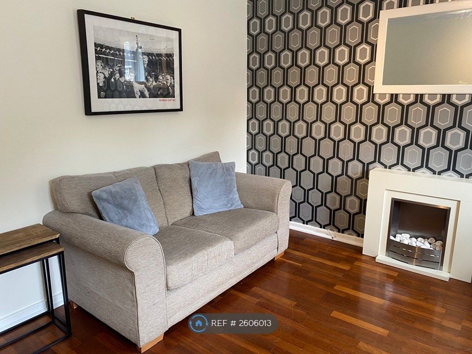 Property photo 2 of 8 Lounge 1