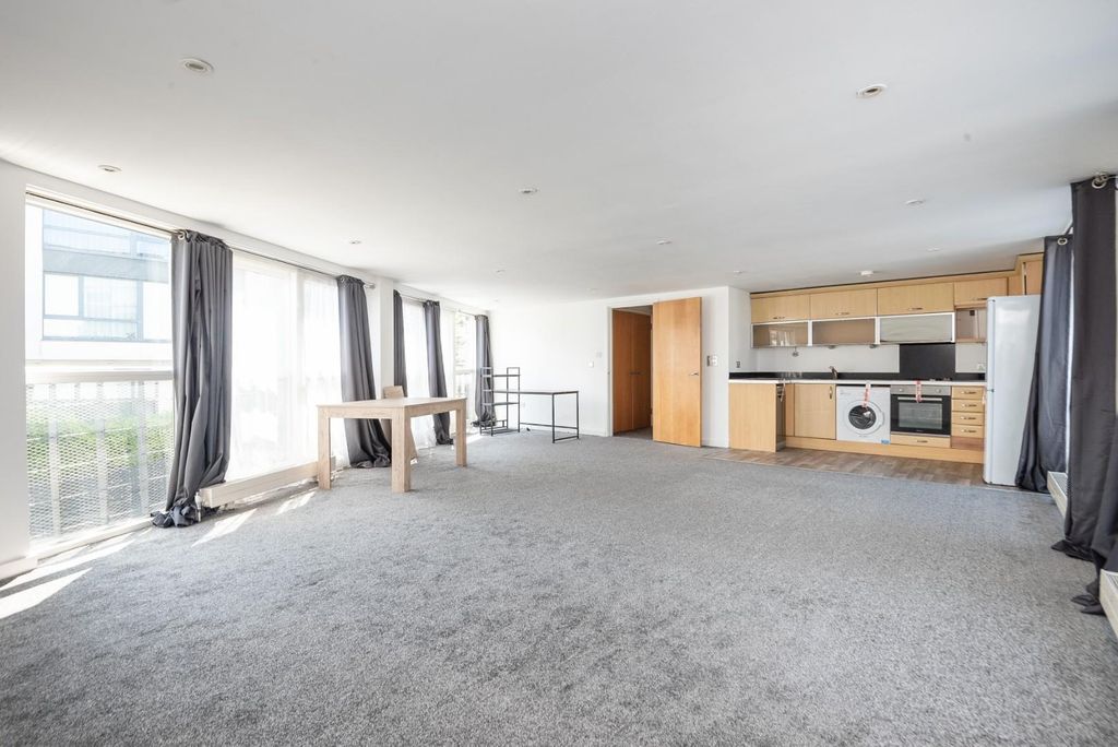 Property photo 1 of 10 Reception Reverse