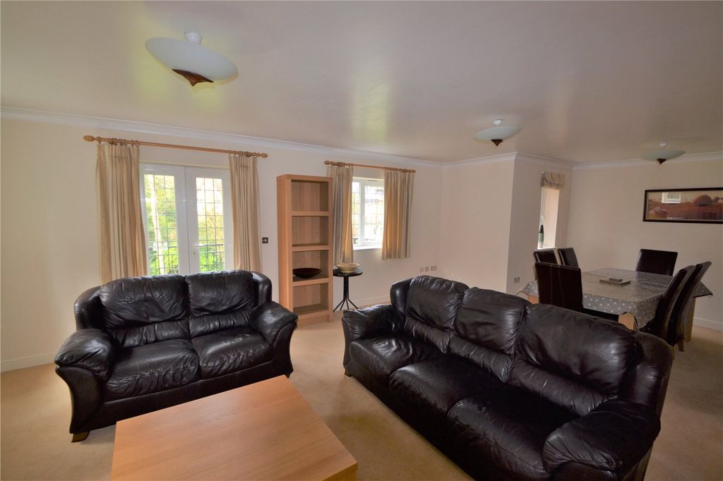 Property photo 2 of 9 Picture No. 27