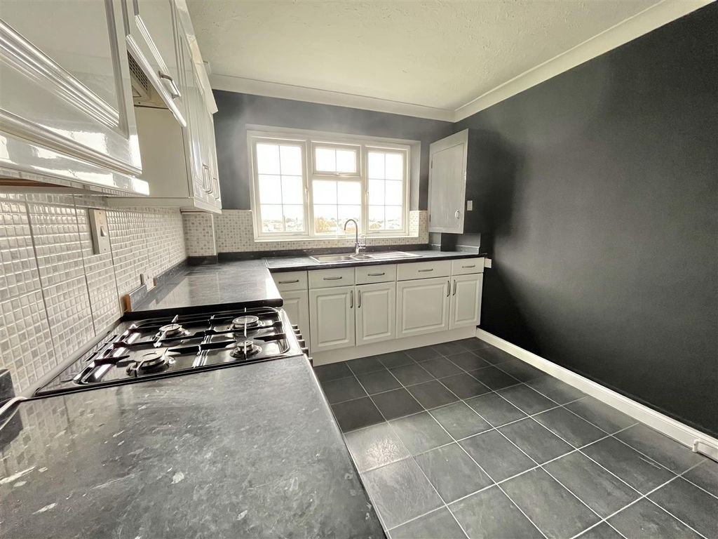 Property photo 2 of 15 Kitchen