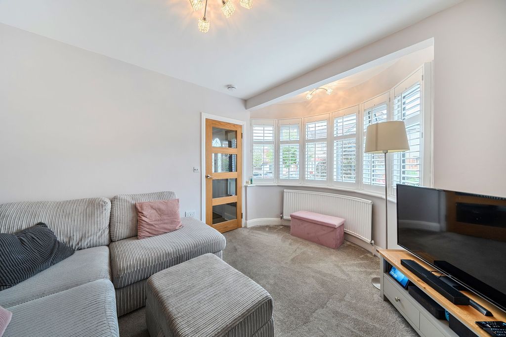 Property photo 2 of 16