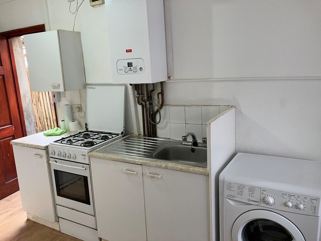 Property photo 2 of 3