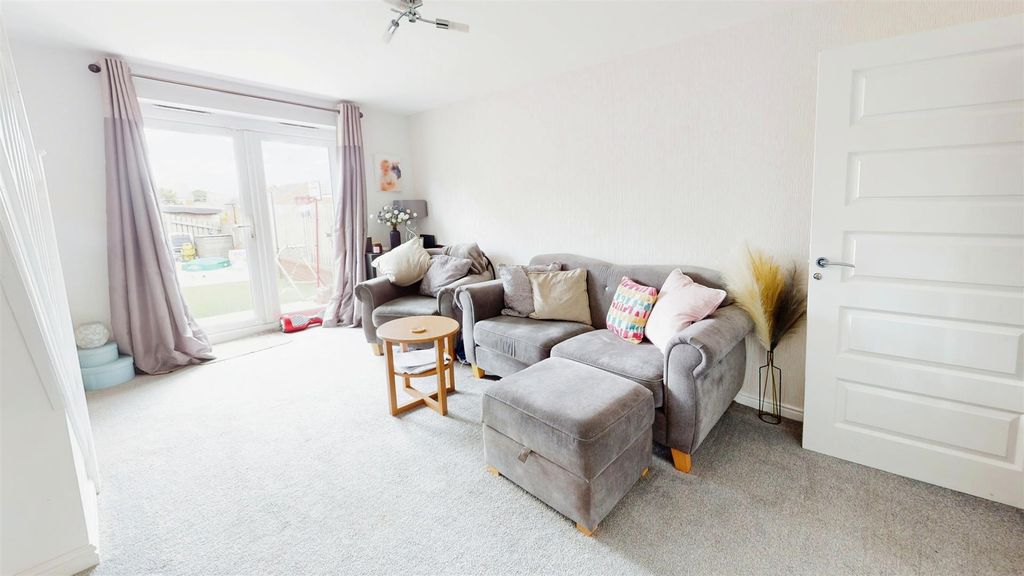 Property photo 3 of 10 656Ec697-21-Sunderland-Way-07032024_112457.Jpg