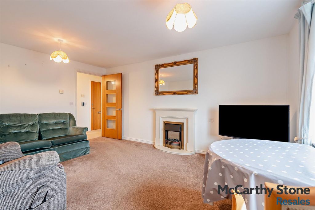 Property photo 3 of 36 8682048-Interior11-800.Jpg