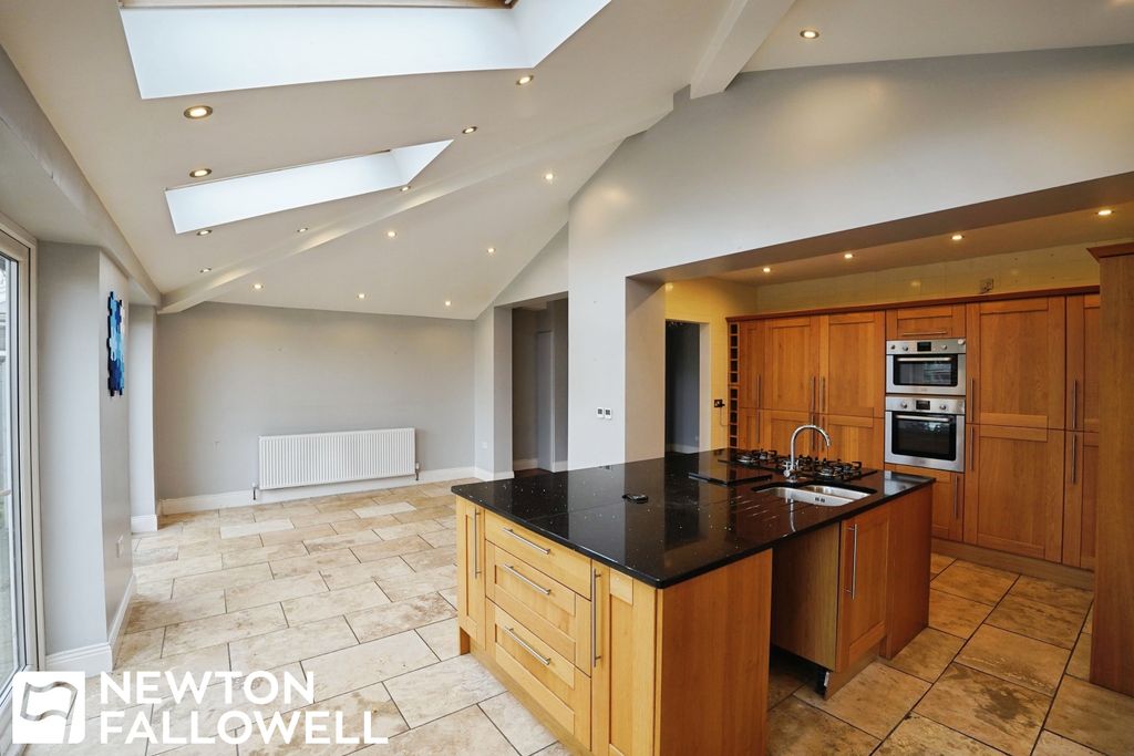 Property photo 3 of 26