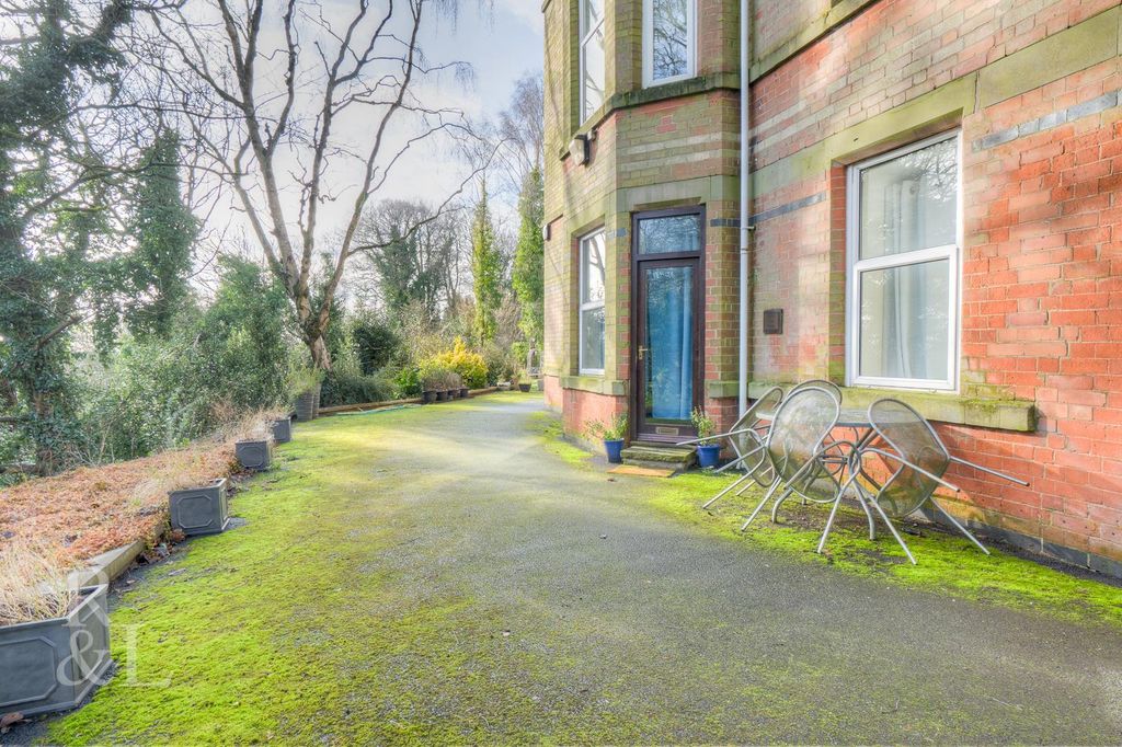 Property photo 2 of 10 Batched  (10).Jpg