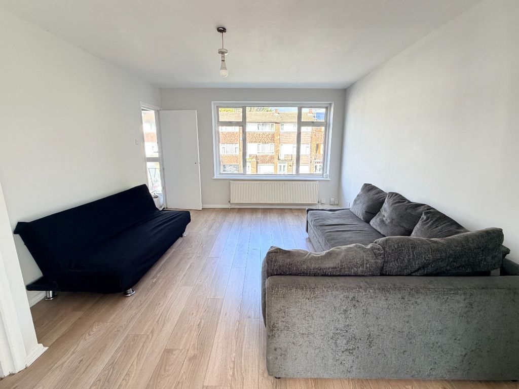 Property photo 2 of 9 5046831