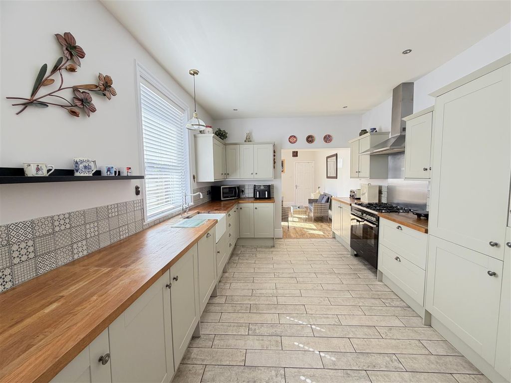 Property photo 2 of 36 Kitchen
