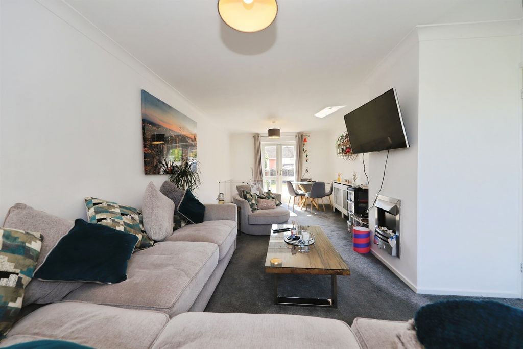 Property photo 3 of 16