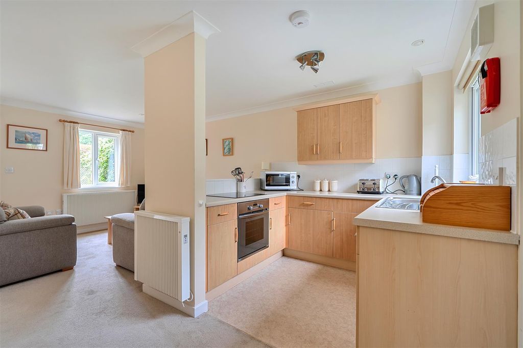 Property photo 3 of 14