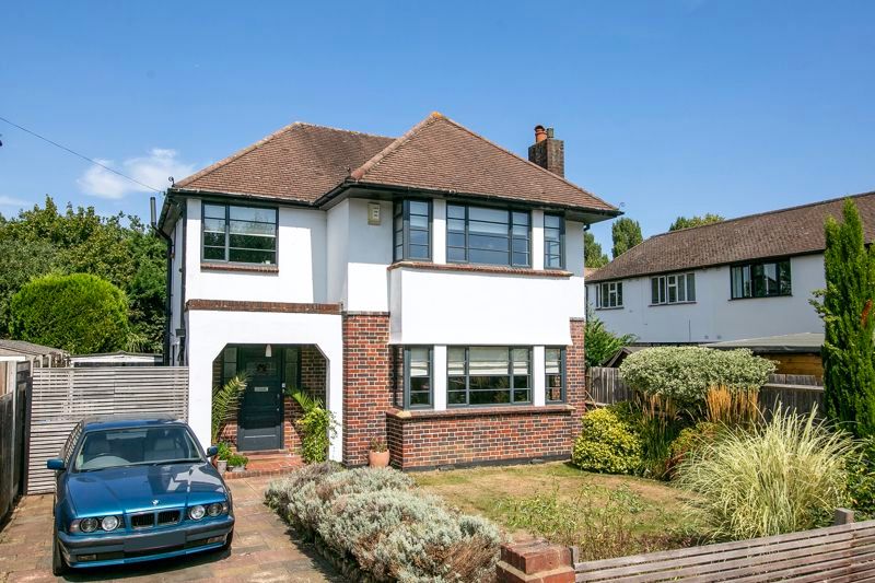 Property photo 1 of 24 Elm Tree Avenue, Esher