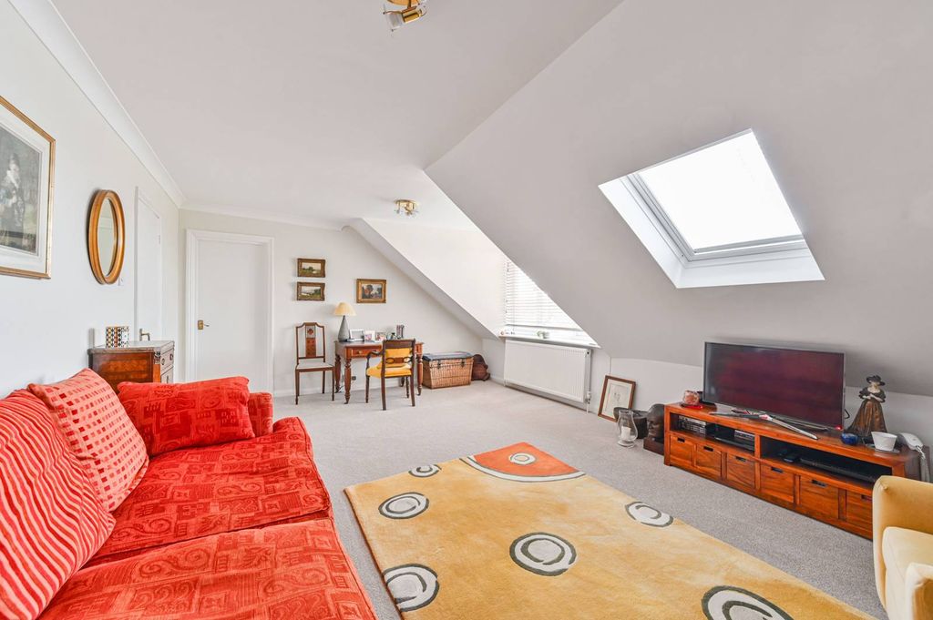 Property photo 3 of 10