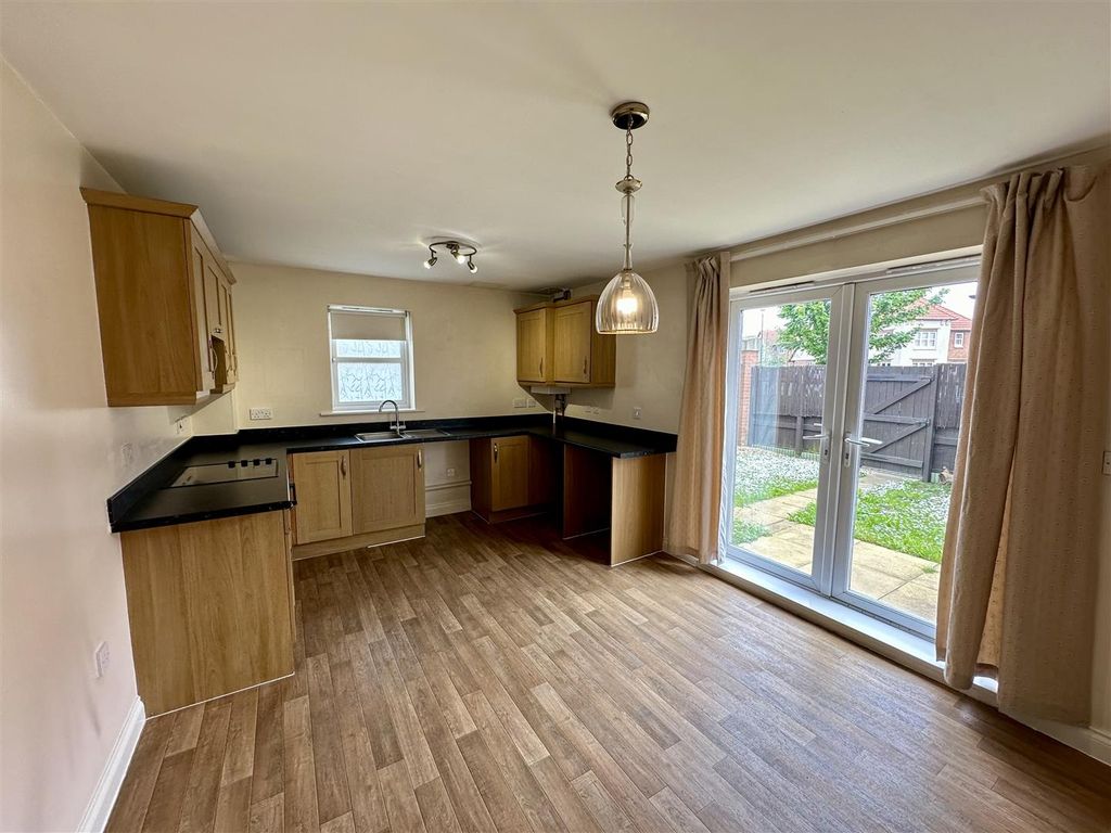 Property photo 2 of 11 Kitchen/Diner