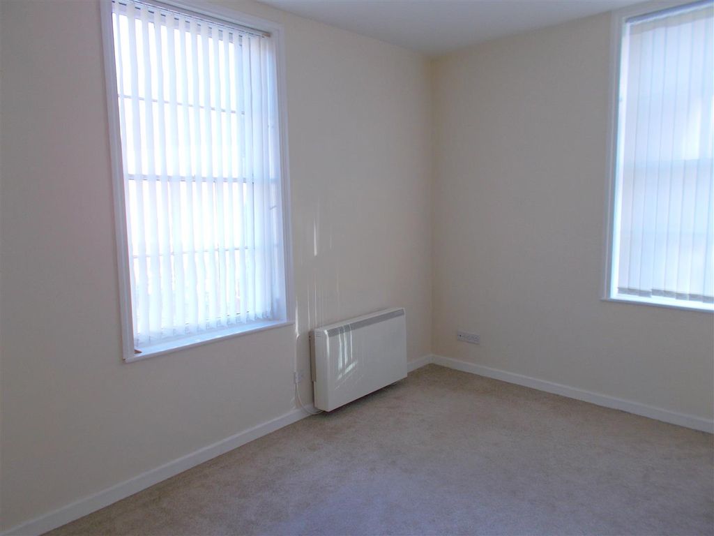Property photo 2 of 5 Lounge.Jpg