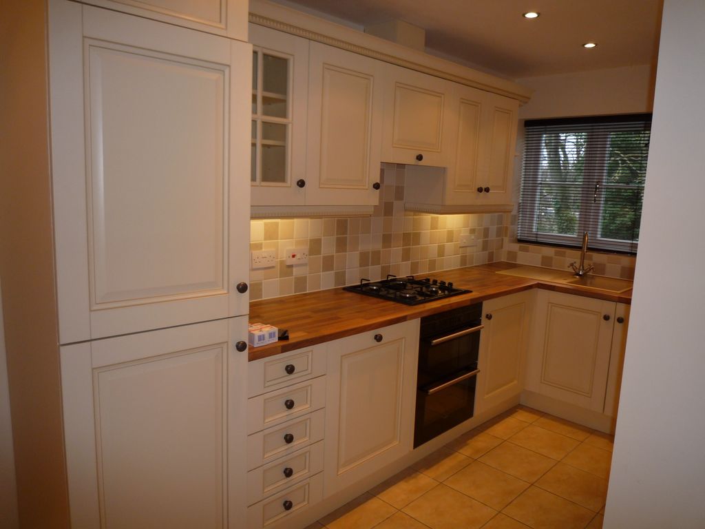 Property photo 2 of 5 Kitchen