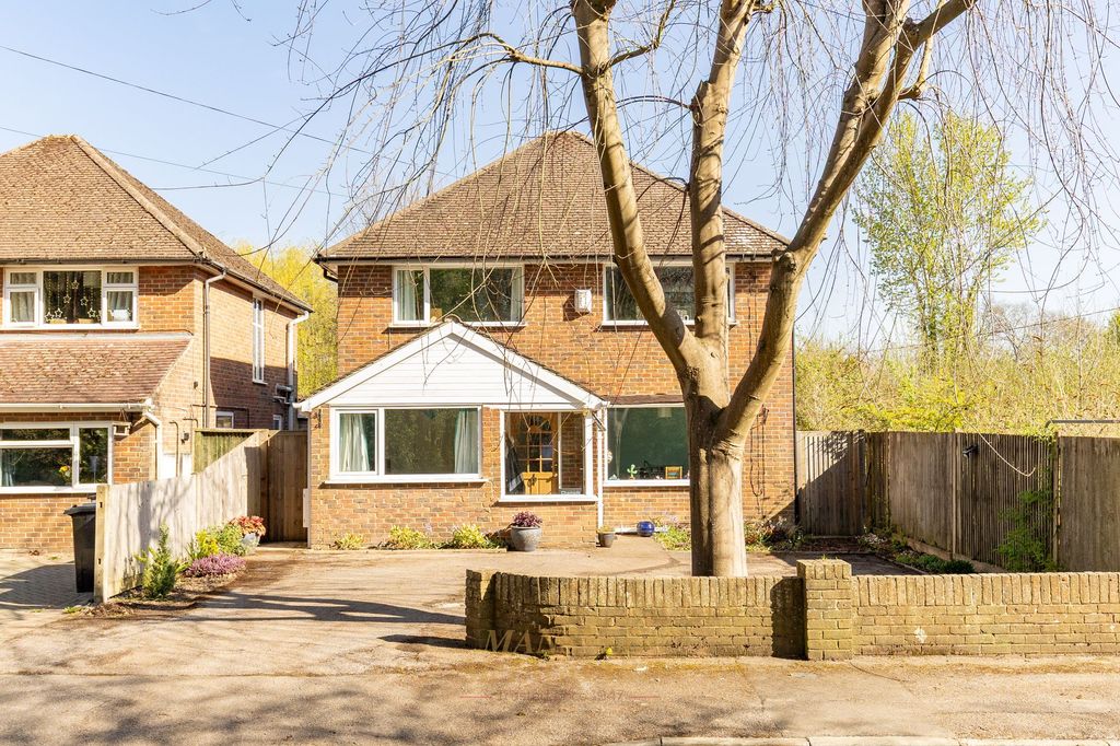 Property photo 1 of 28