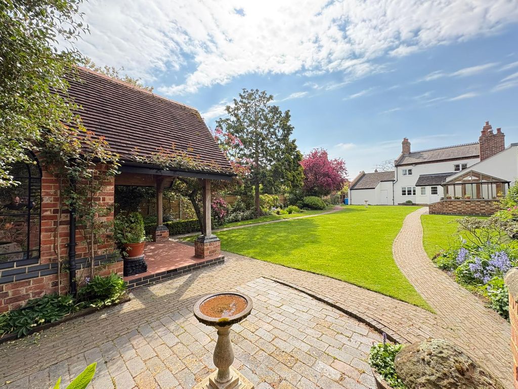 Property photo 3 of 48