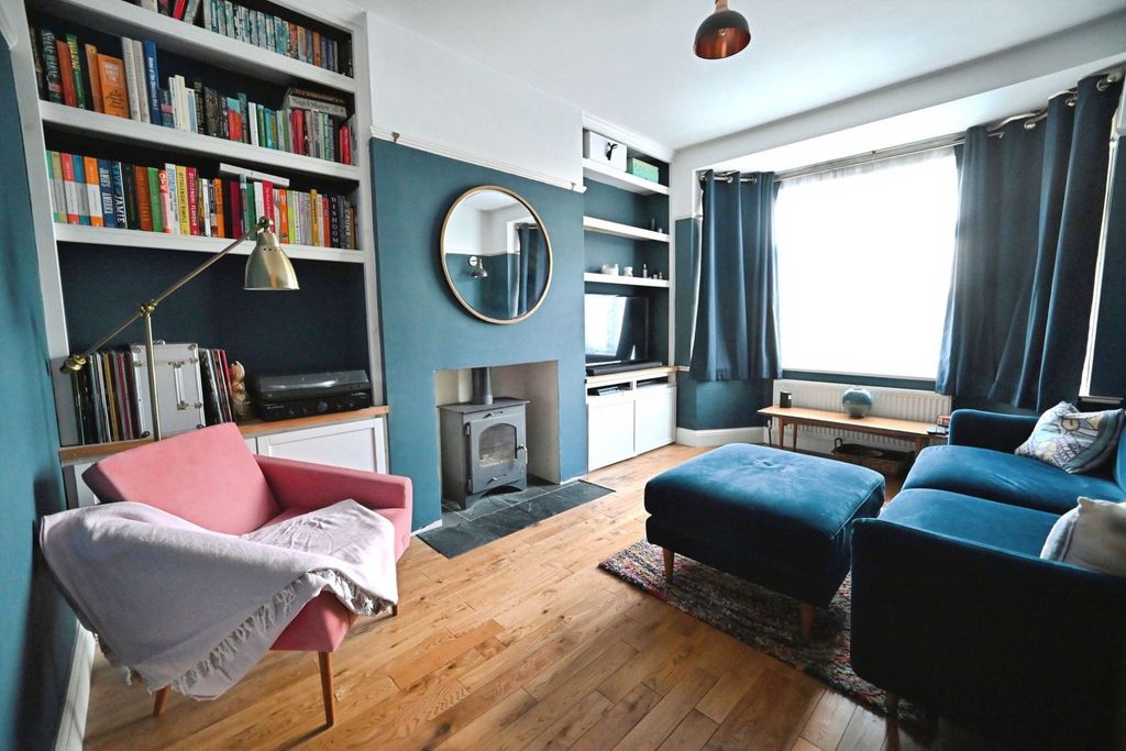 Property photo 2 of 22