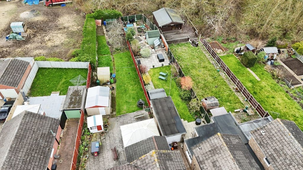 Property photo 2 of 23 4898533