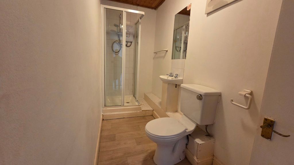 Property photo 3 of 25