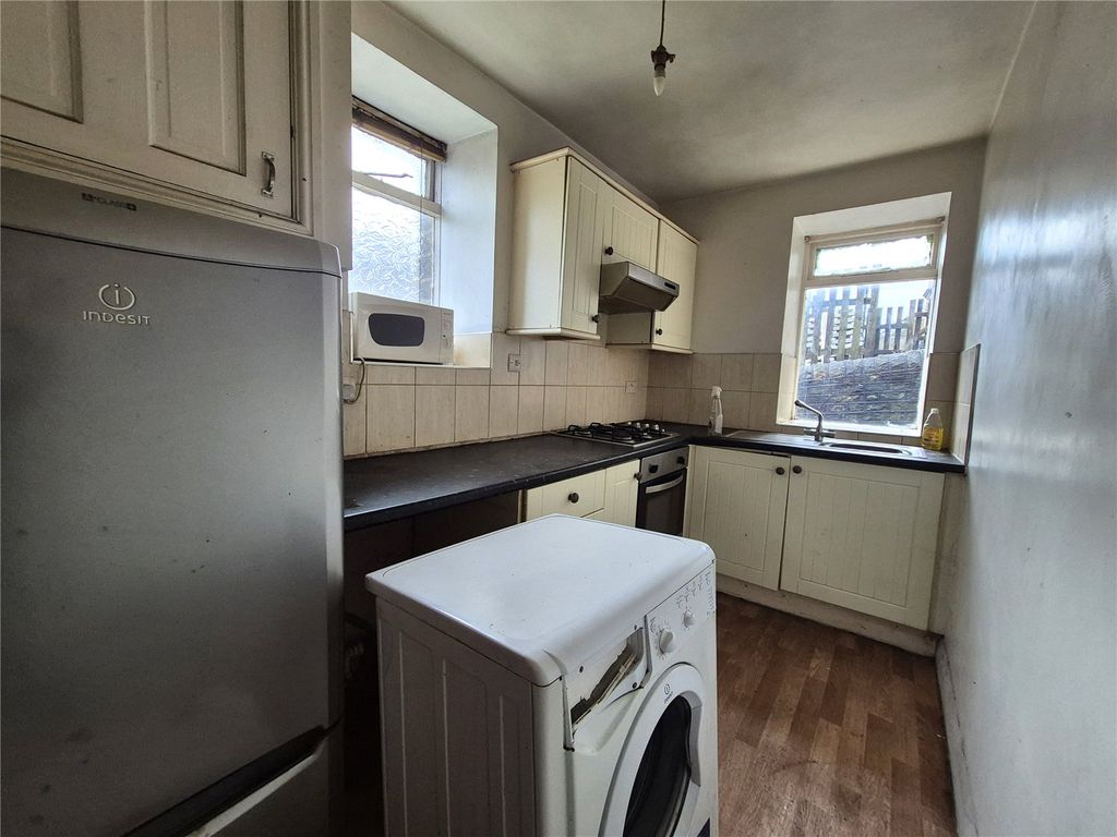 Property photo 3 of 9 Picture No. 06