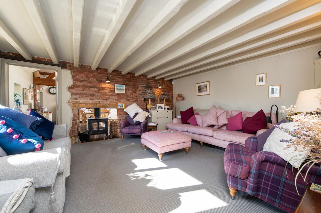 Property photo 2 of 28 Image