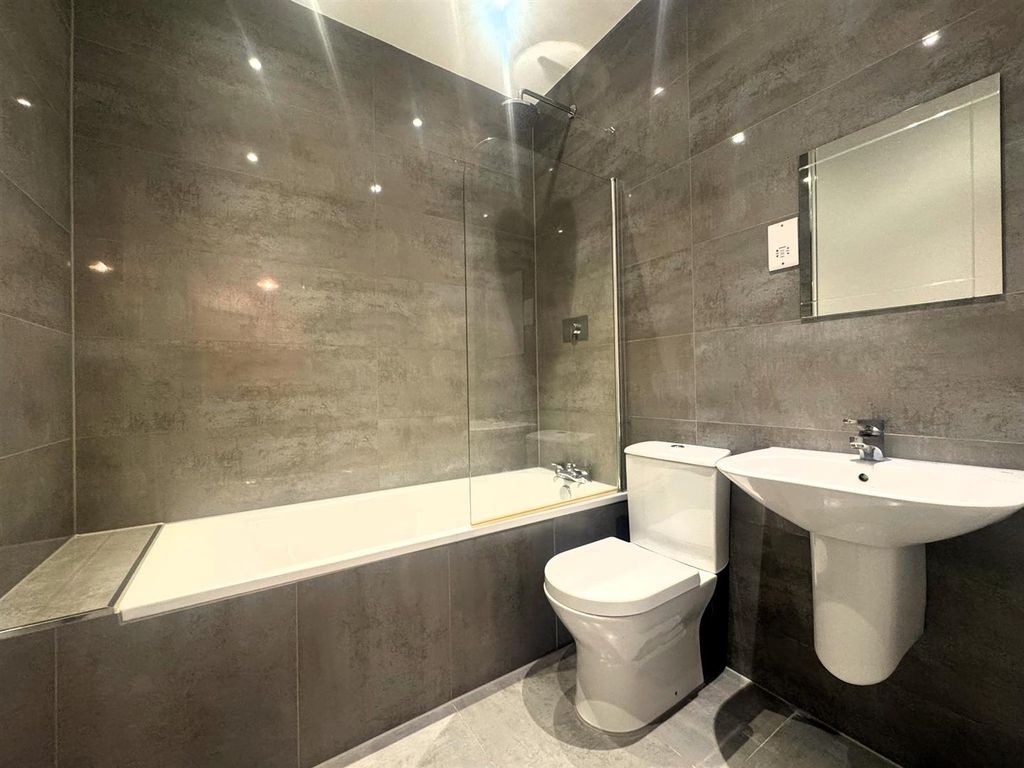 Property photo 2 of 8 Img-20251110-Wa0019.Jpg