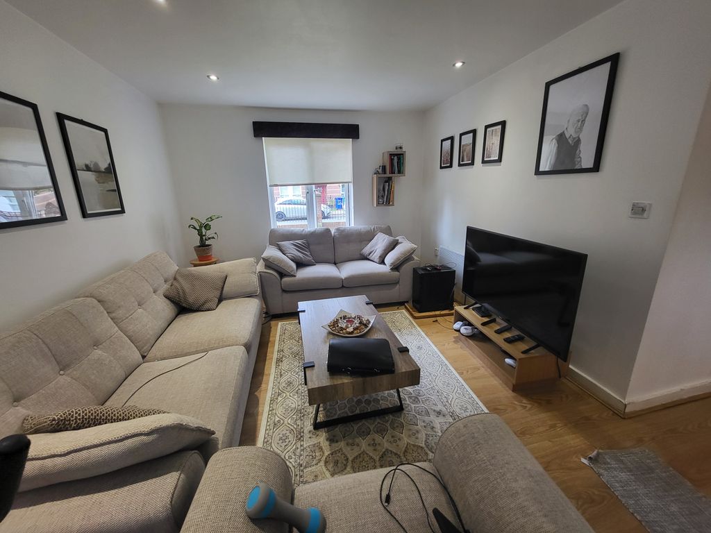 Property photo 2 of 12 Gallery