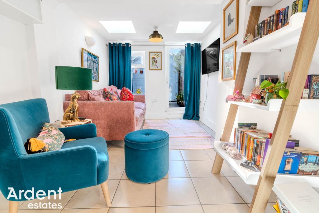 Property photo 3 of 17
