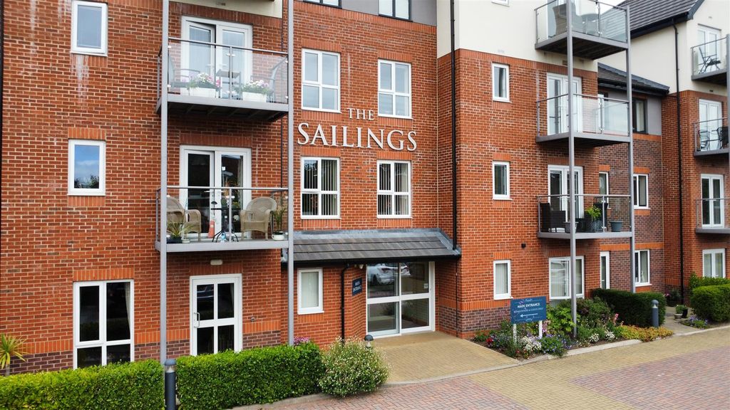 Property photo 1 of 33 The Sailings Entrance