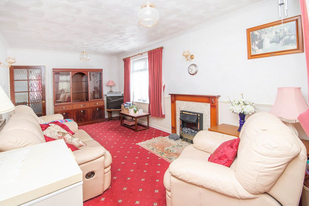 Property photo 3 of 12 Lounge-Diner