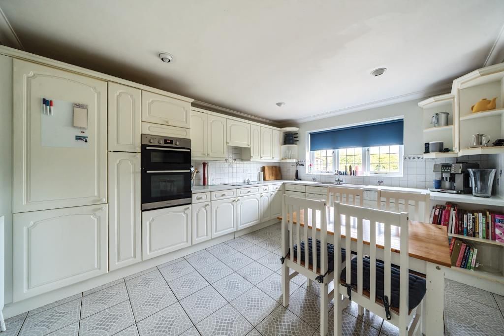 Property photo 3 of 21 Kitchen