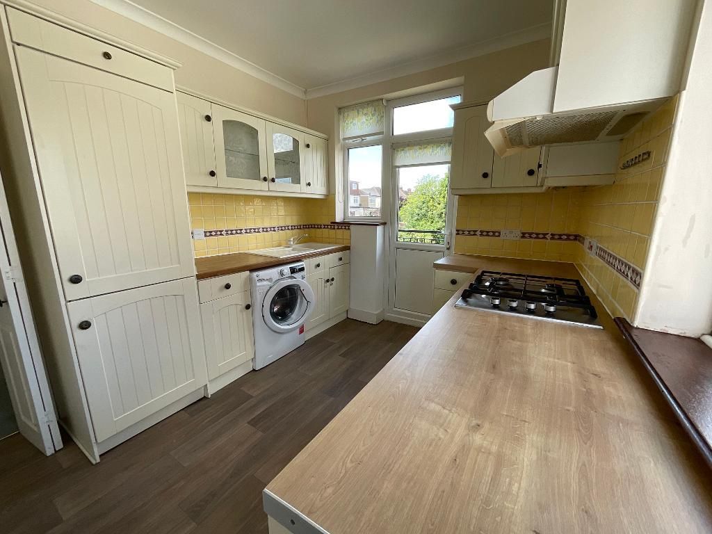 Property photo 2 of 18 Kitchen 10'9 x 8'5