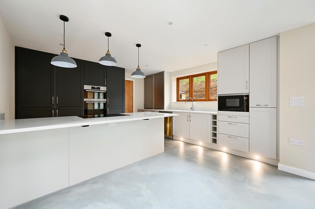 Property photo 2 of 39 Maytum Barn - Vanity Lane - Linton - Maidstone - M