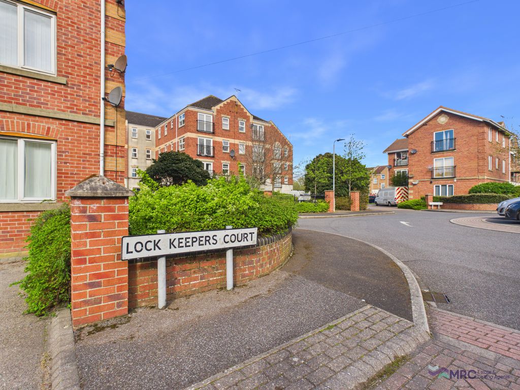 Property photo 1 of 14 2Â Bed Apartment To Let