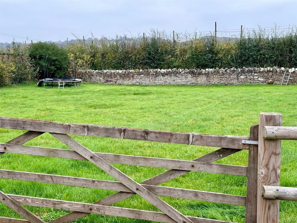 Property photo 3 of 12 Outside.