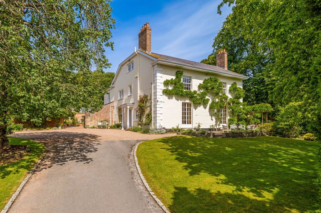 Property photo 1 of 25 Glebe House