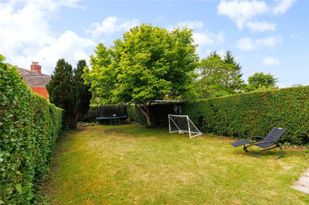 Property photo 3 of 23 Garden