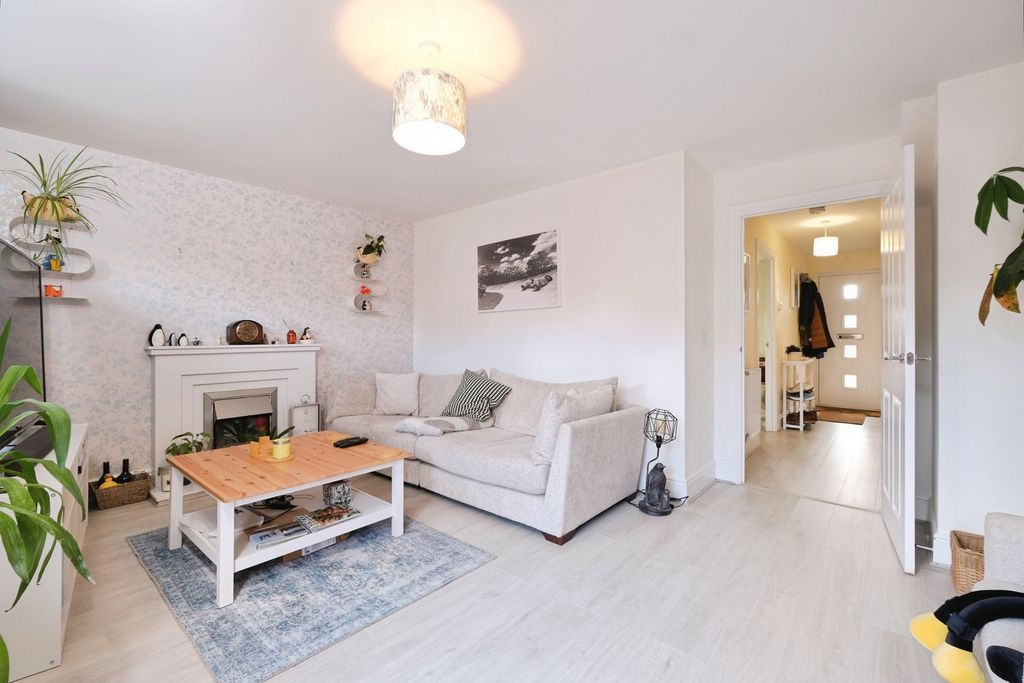 Property photo 2 of 21 Pbox-Img.Jpg