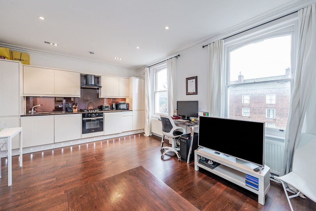 Property photo 3 of 9 Picture No. 02