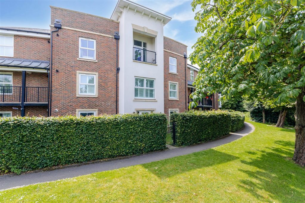 Property photo 1 of 17 External 1