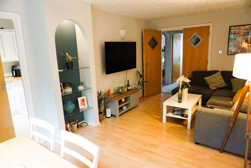 Property photo 2 of 7