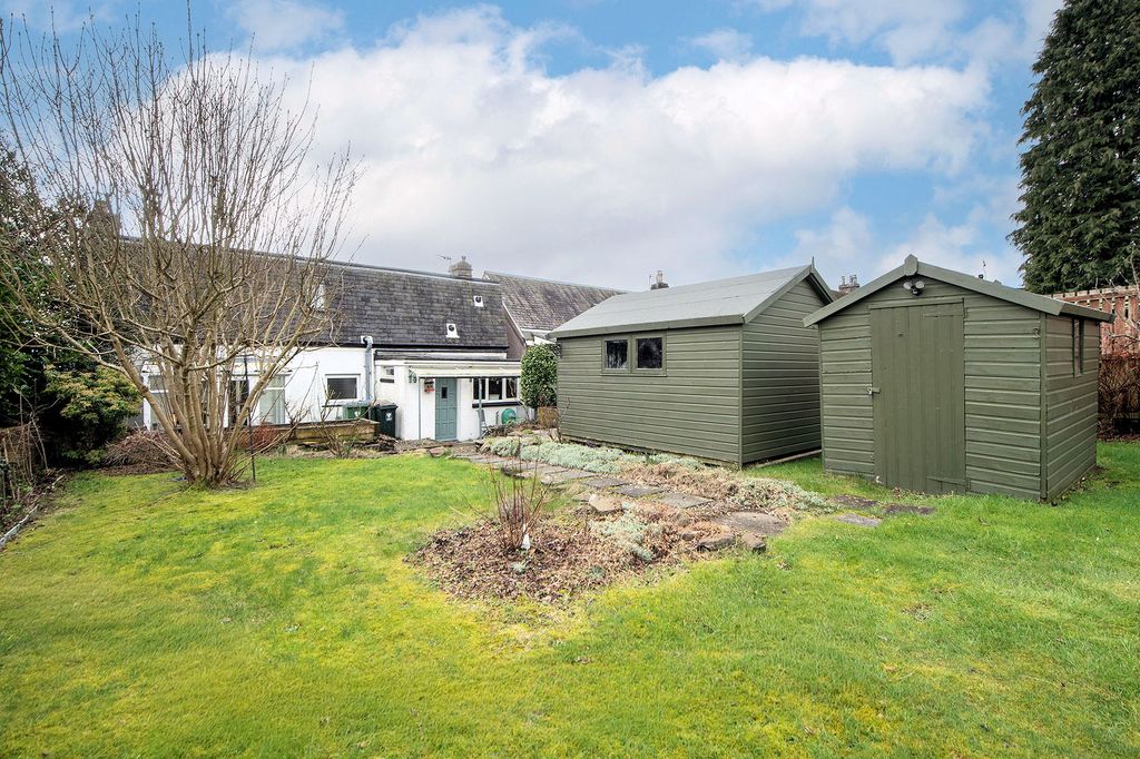 Property photo 2 of 21