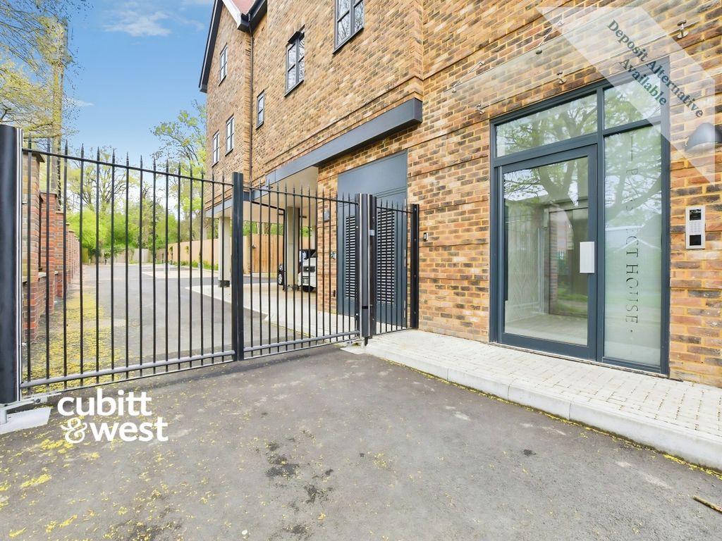 Property photo 1 of 13 Entrance
