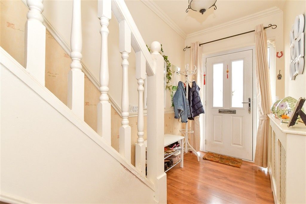 Property photo 2 of 17 Hallway